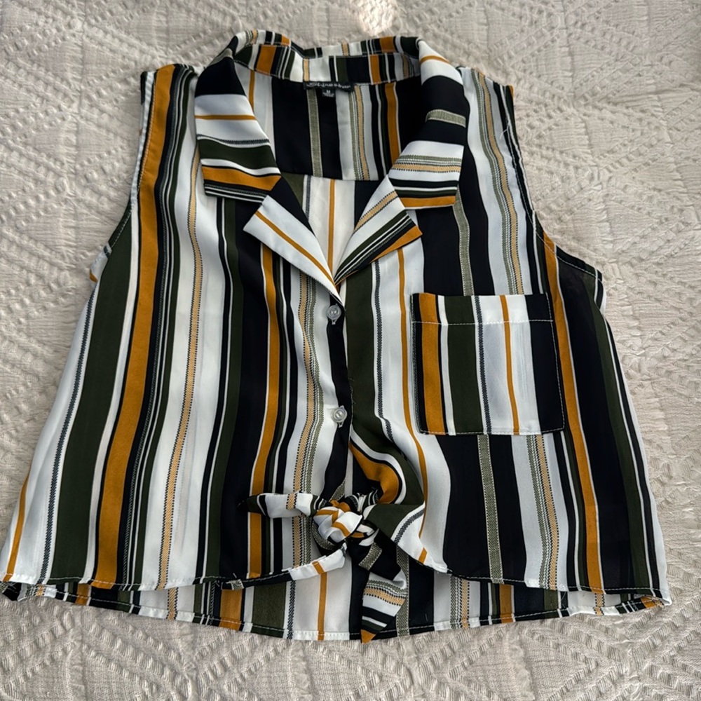 Cropped button up blouse
